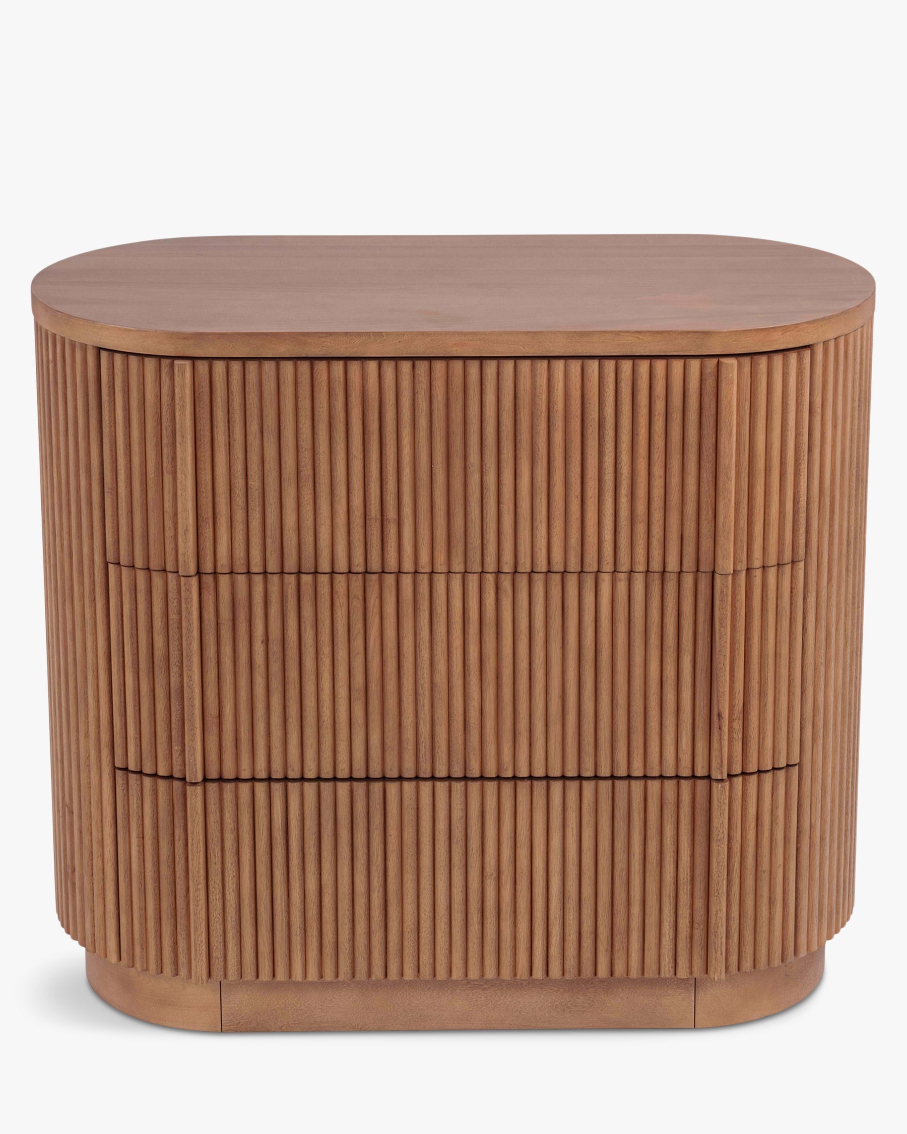 Commode élégante en bois avec coins arrondis, façade nervurée et système d'ouverture-pression pour chambre et salon