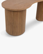 Bureau en Bois Caoutchouté Courbé en Forme de Haricot avec Rangement Discret et Design Élégant pour Bureau à Domicile