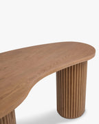 Bureau en Bois Caoutchouté Courbé en Forme de Haricot avec Rangement Discret et Design Élégant pour Bureau à Domicile