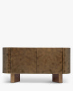 Buffet moderne en laiton au design épuré et à l'élégance contemporaine pour le salon