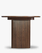 Table à manger extensible contemporaine en bois composite et chêne avec piètement unique et capacité modulaire