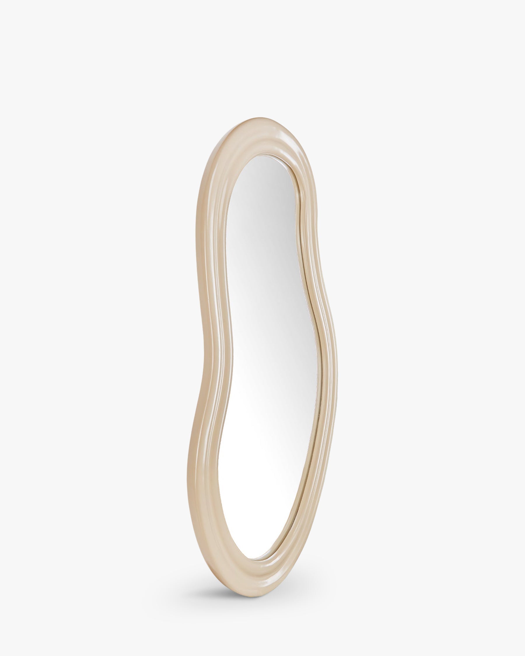 Miroir sur pied en bois naturel peint au look intemporel et à l'installation facile pour chambre et salon