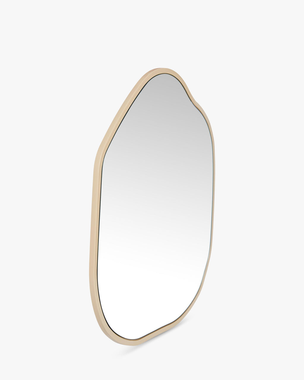 Miroir organique bois/résine avec courbes arrondies et profondeur visuelle pour salon et chambre
