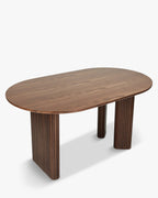 Table de salle à manger contemporaine en bois composite, design fonctionnel et élégant