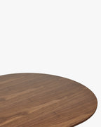 Table de salle à manger contemporaine en bois composite, design fonctionnel et élégant