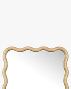 Miroir en pin massif naturel, forme organique et style polyvalent pour chambre, salon et entrée