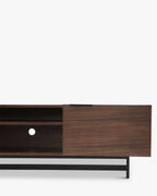 Meuble TV en bois rétro années 60 avec lignes graphiques et praticité pour le salon