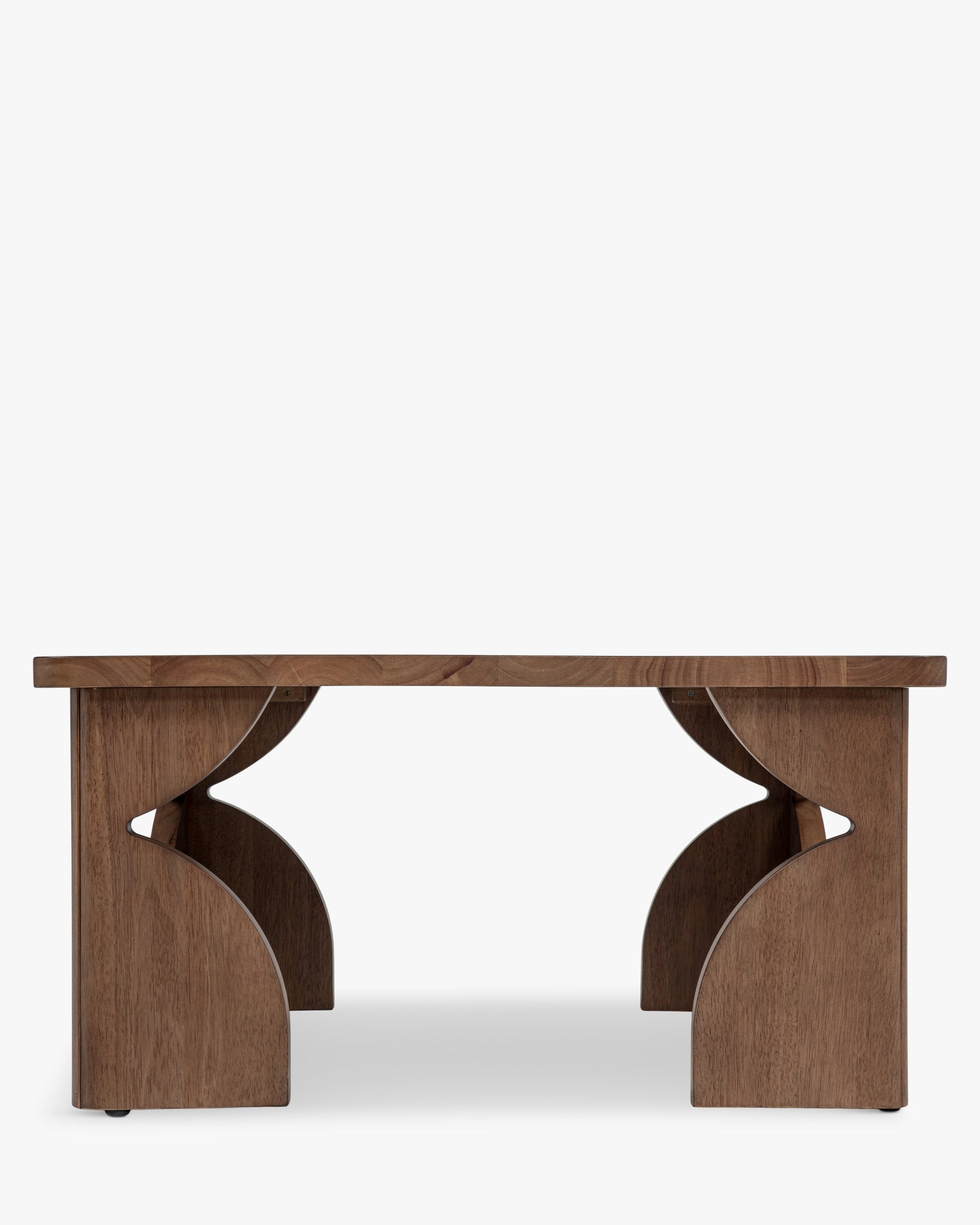 Table à manger en bois d'hévéa massif teinté noyer, chaleur, robustesse et authenticité, salle à manger