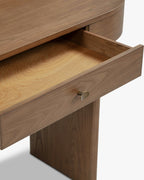 Table à manger en bois de noyer naturel veiné, finition chaleureuse et détails raffinés - Salle à manger