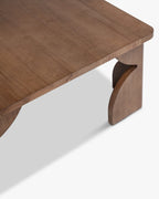 Table à manger en bois d'hévéa massif teinté noyer, chaleur, robustesse et authenticité, salle à manger