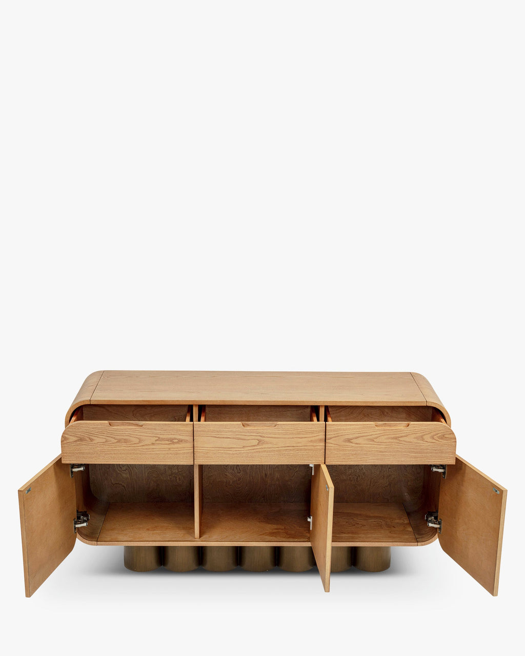 Buffet rétro en bois clair et bronze avec coins arrondis et pieds cylindriques pour salon