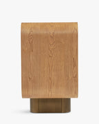 Buffet rétro en bois clair et bronze avec coins arrondis et pieds cylindriques pour salon