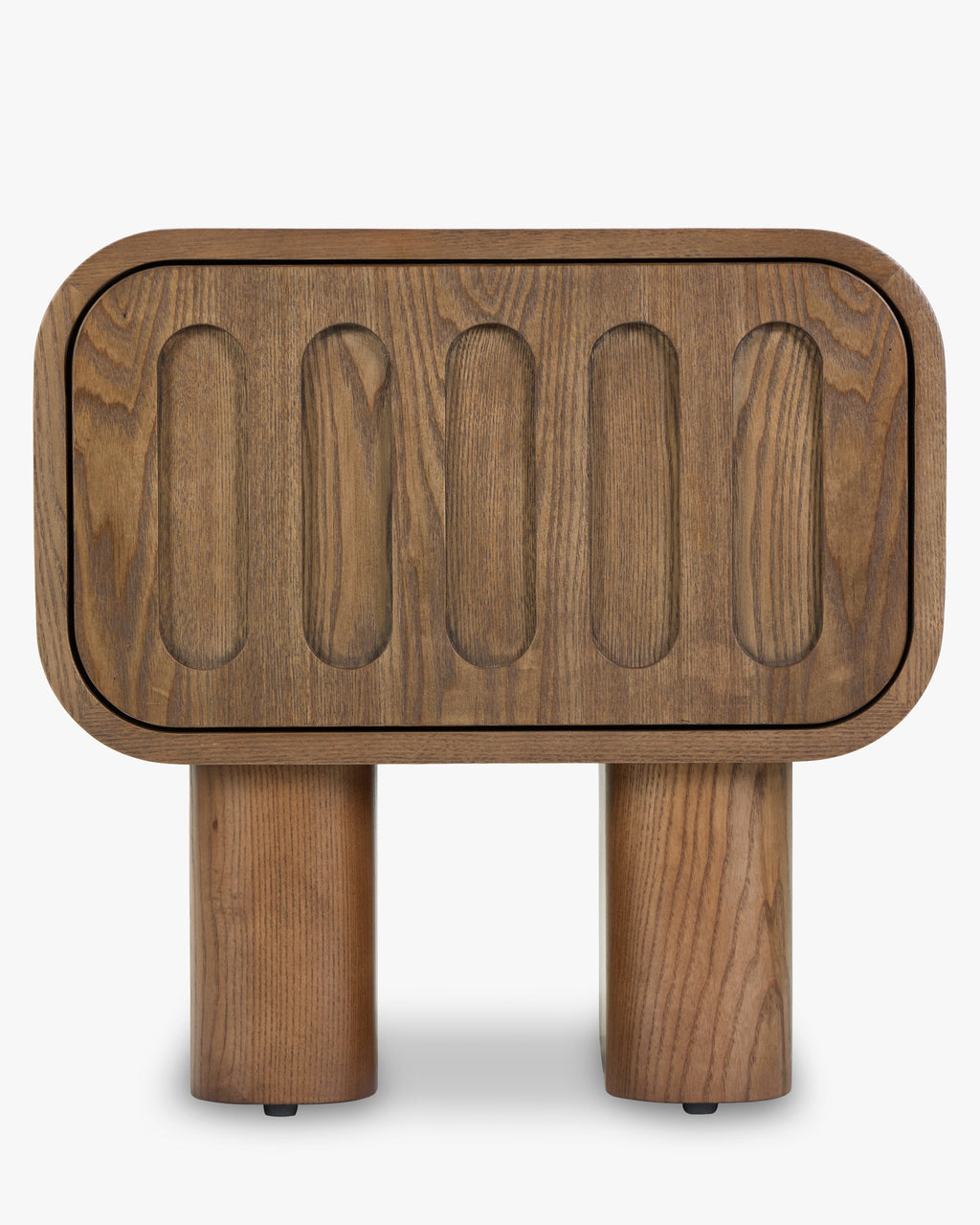 Table de chevet Artisan en frêne teinté noyer avec motifs sculptés ovales et tiroir profond pour chambre à coucher