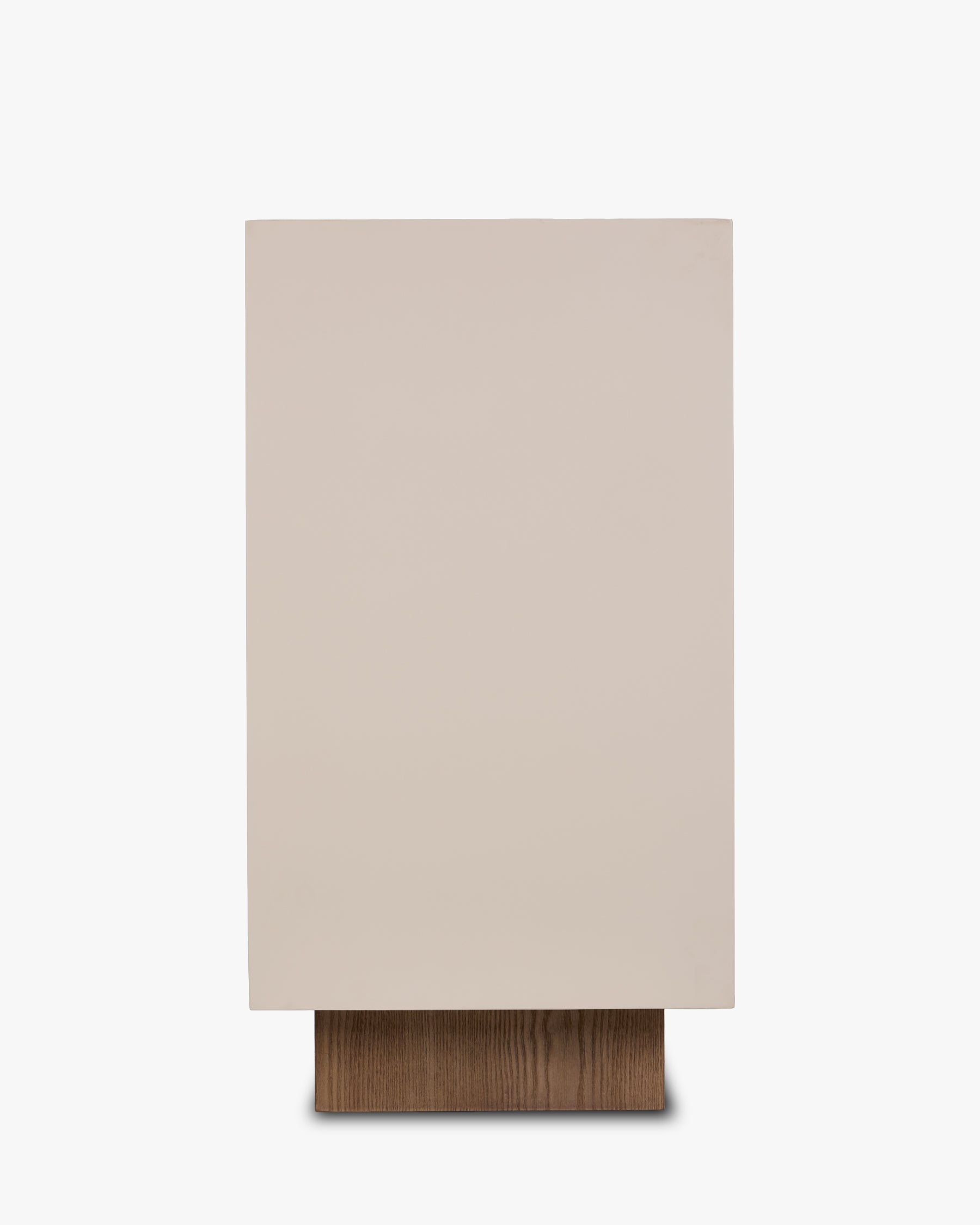 Bahut graphique en frêne laqué et noyer avec relief demi-rond et contraste sable/coquille d'œuf pour salon et salle à manger