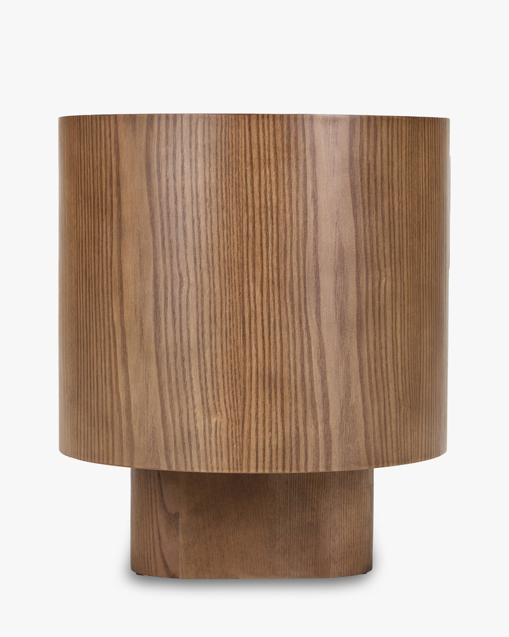 Meuble TV en frêne teinté noyer artisanal avec motifs ovales sculptés et passe-câbles pour salon