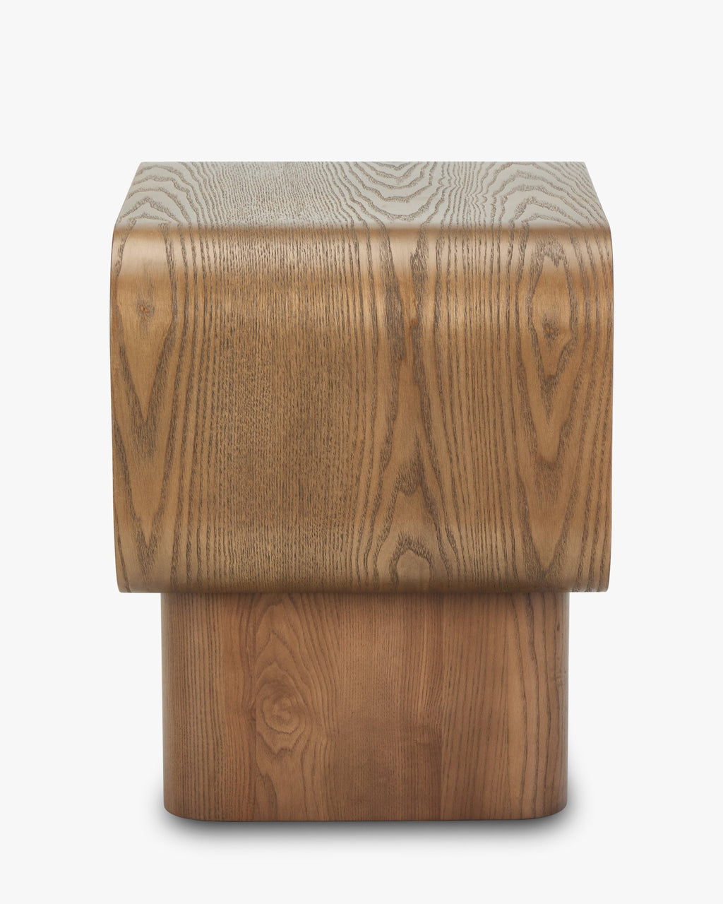 Table de chevet Artisan en frêne teinté noyer avec motifs sculptés ovales et tiroir profond pour chambre à coucher
