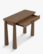 Console en frêne artisanal teinté noyer avec pieds fuselés sculptés et tiroir intégré Salon et Entrée