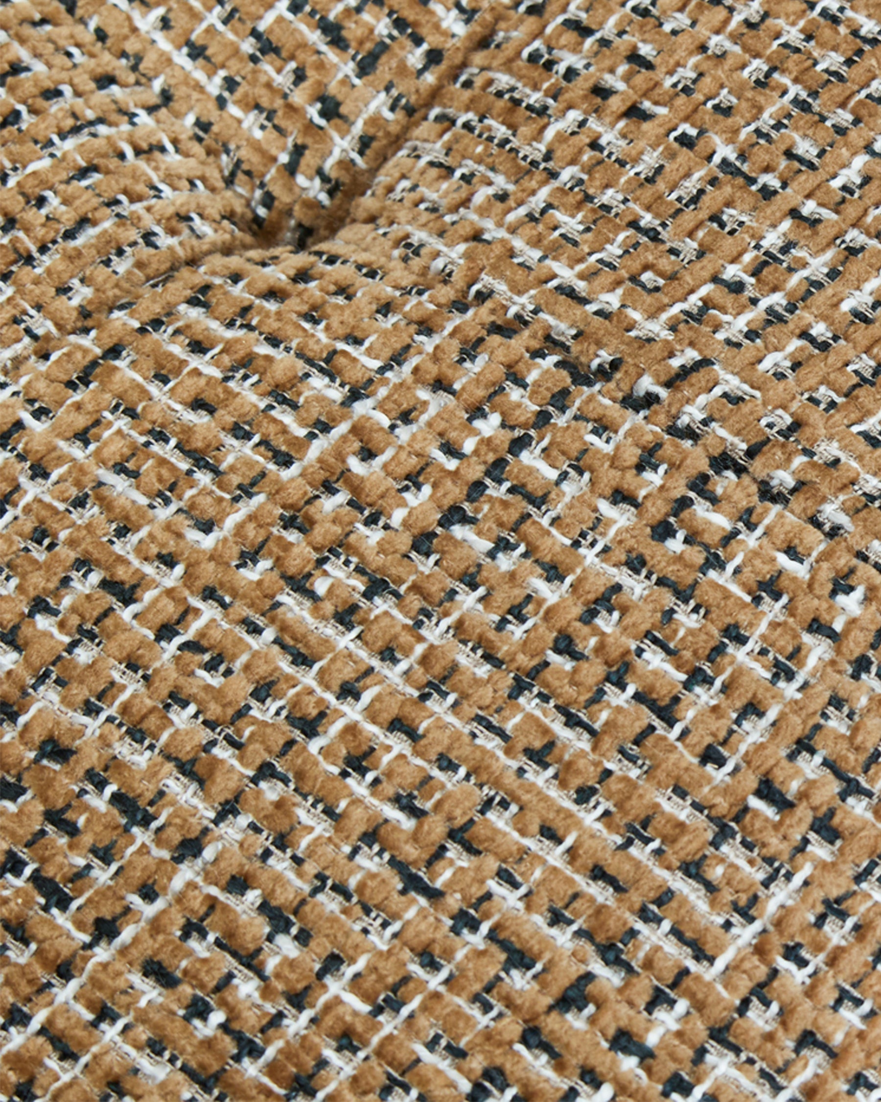 Chaise élégante en tweed avec dossier touffeté flottant Salon et salle à manger