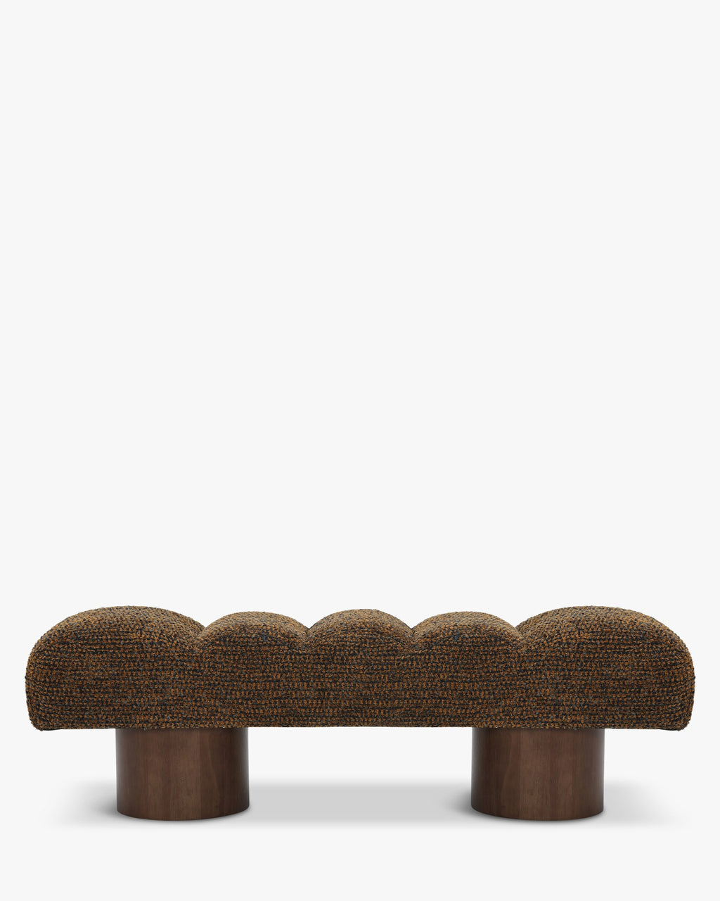 Banc en tissu doux aux formes arrondies et à l'assise accueillante pour salon et chambre