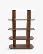 Bibliothèque rétro en bois avec design graphique et structure élégante pour salon et bureau à domicile