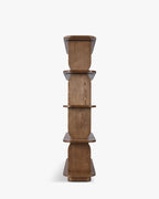 Bibliothèque rétro en bois avec design graphique et structure élégante pour salon et bureau à domicile