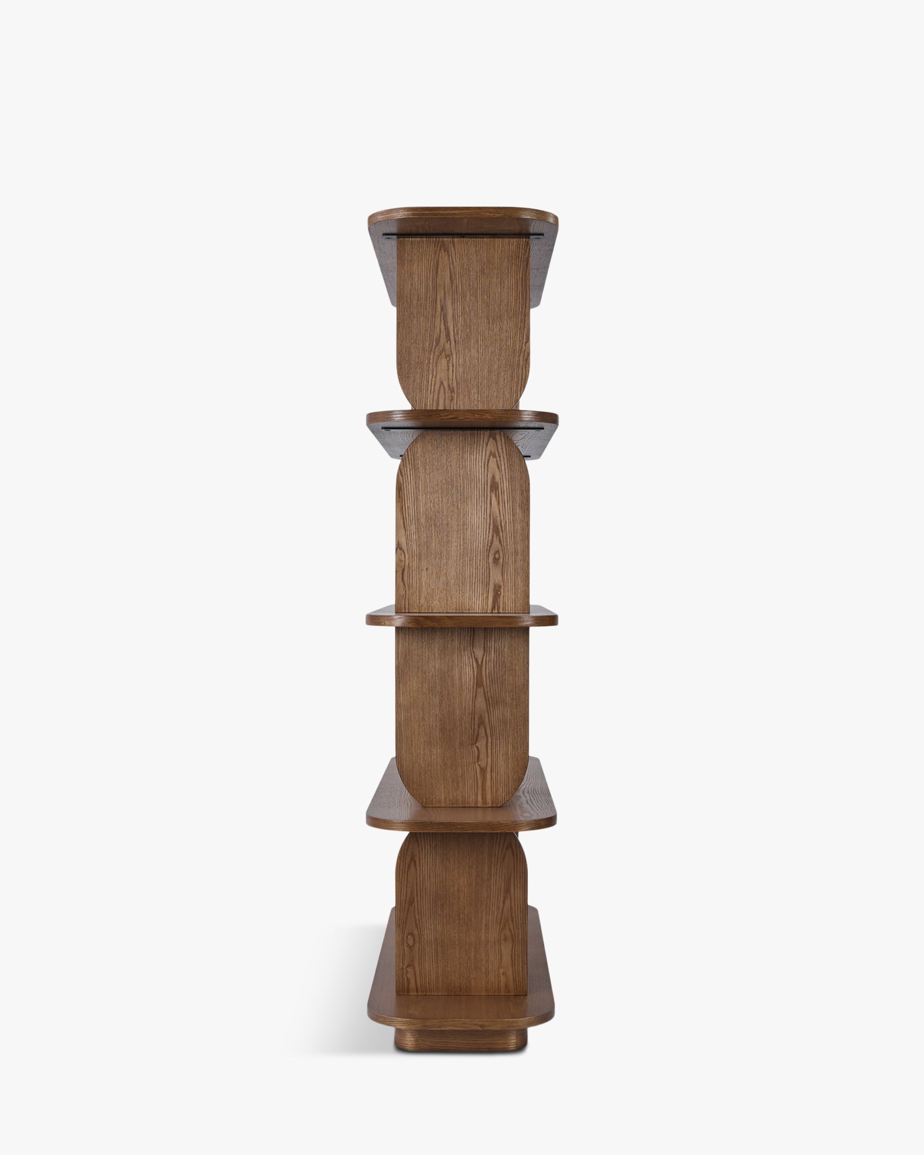 Bibliothèque rétro en bois avec design graphique et structure élégante pour salon et bureau à domicile