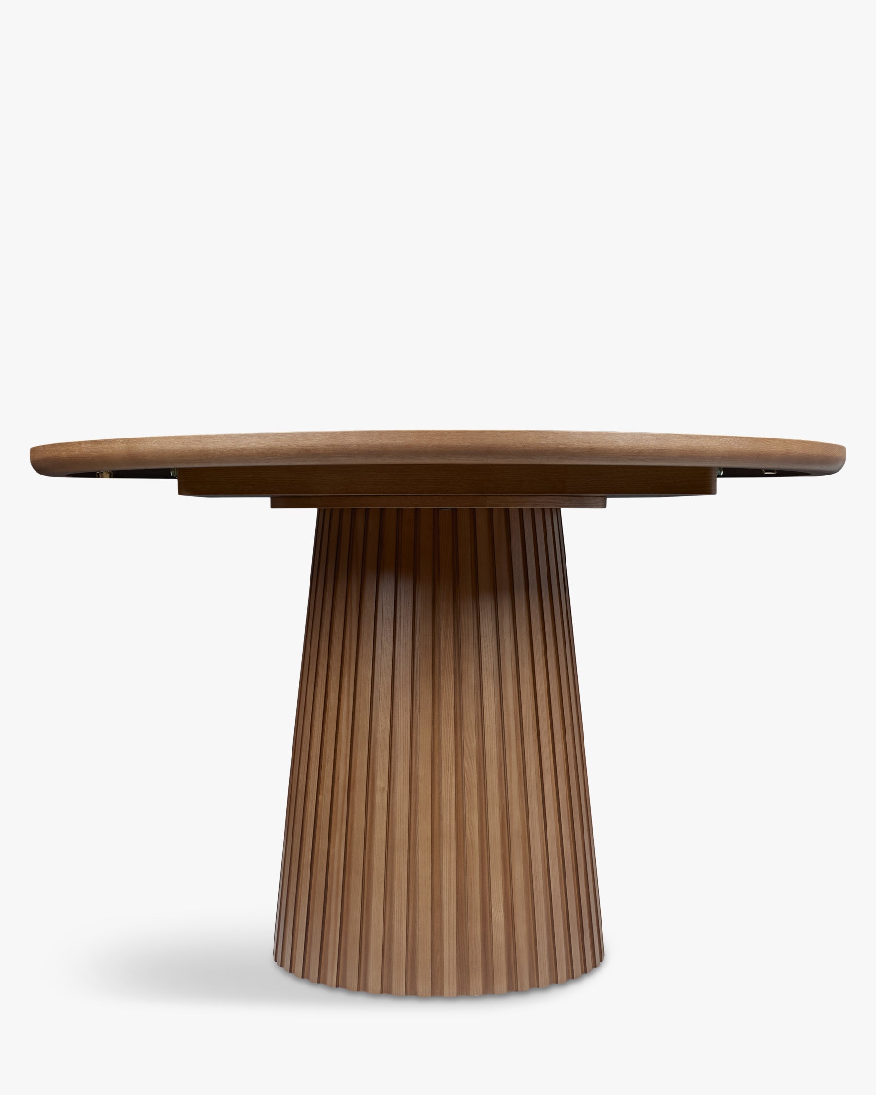 Table à manger extensible en frêne teinté noyer sobre avec salle à manger de style élégant