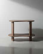 Étagère murale organique en bois aux courbes infinies et au présentoir polyvalent pour salon et bureau à domicile